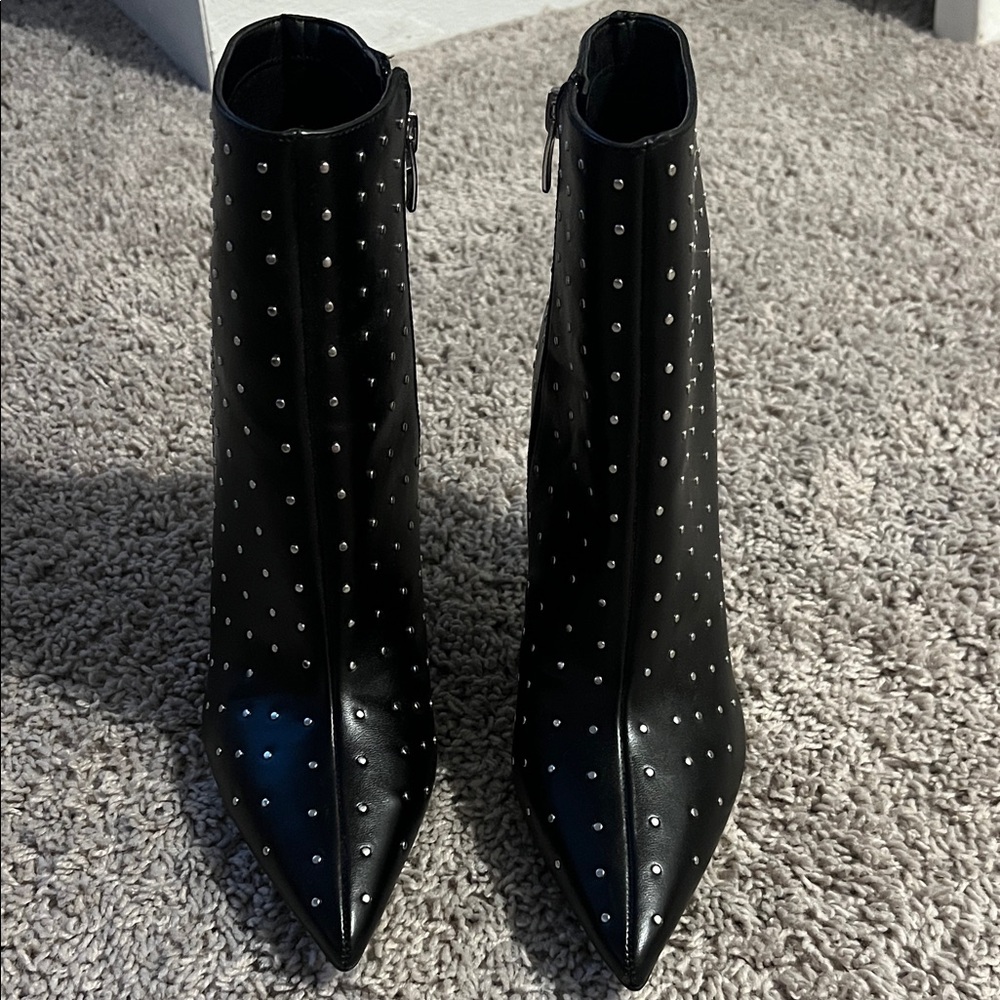 Nine West Black Stud Ankle Boot 8M